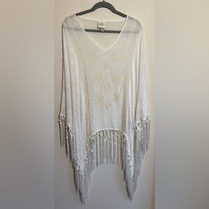 Knox Rose Women’s White Fringed Poncho L/XL